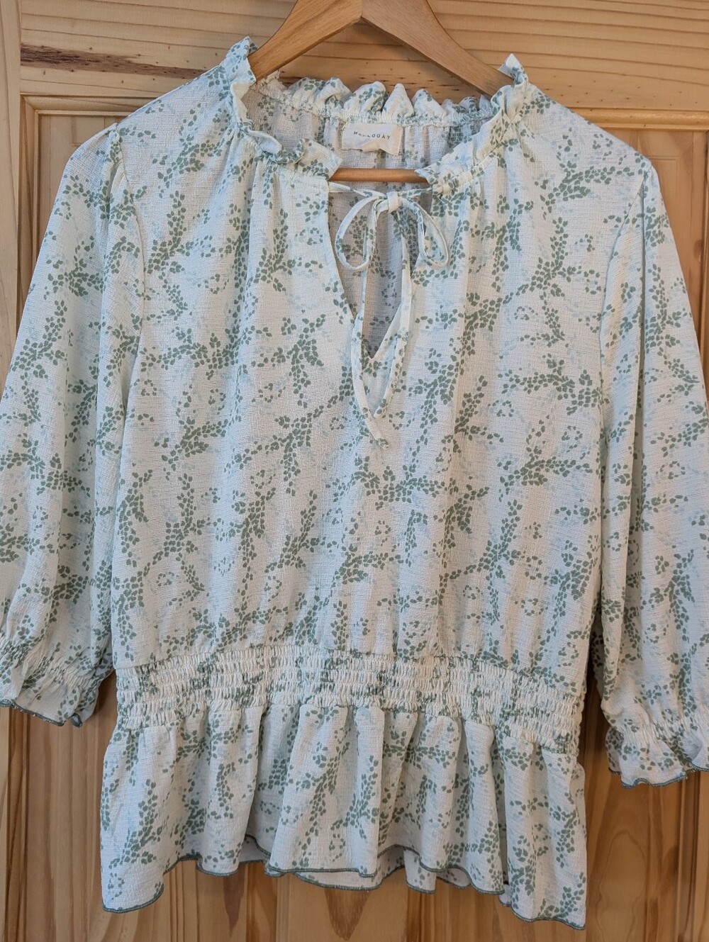 Mellowday Floral Sage/Cream Peplum Blouse Size Medium